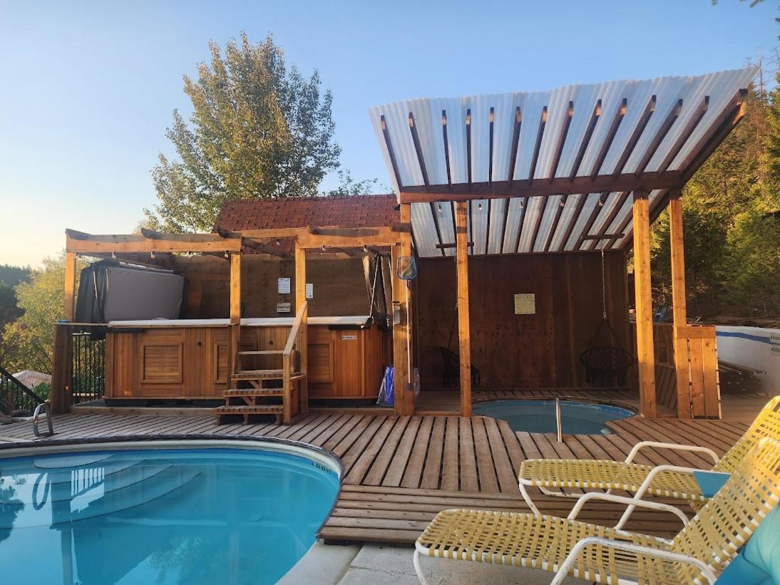 Motel Tyrol Radium Hot Springs Εξωτερικό φωτογραφία