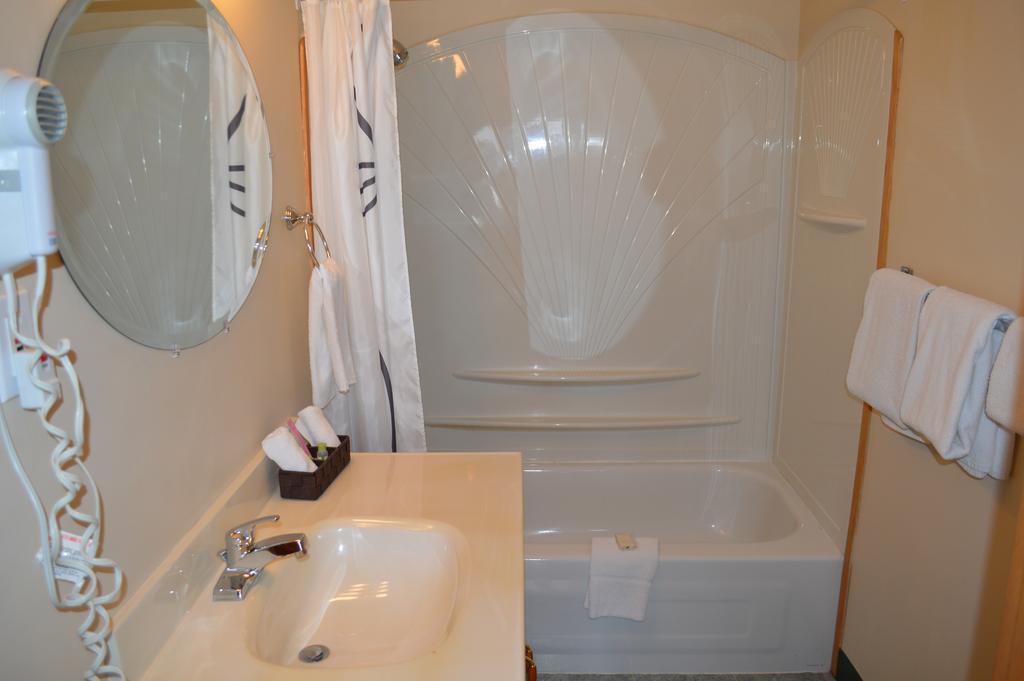 Motel Tyrol Radium Hot Springs Δωμάτιο φωτογραφία