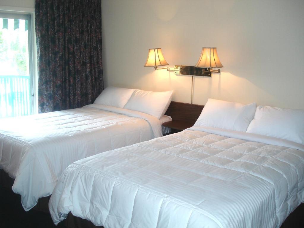 Motel Tyrol Radium Hot Springs Εξωτερικό φωτογραφία