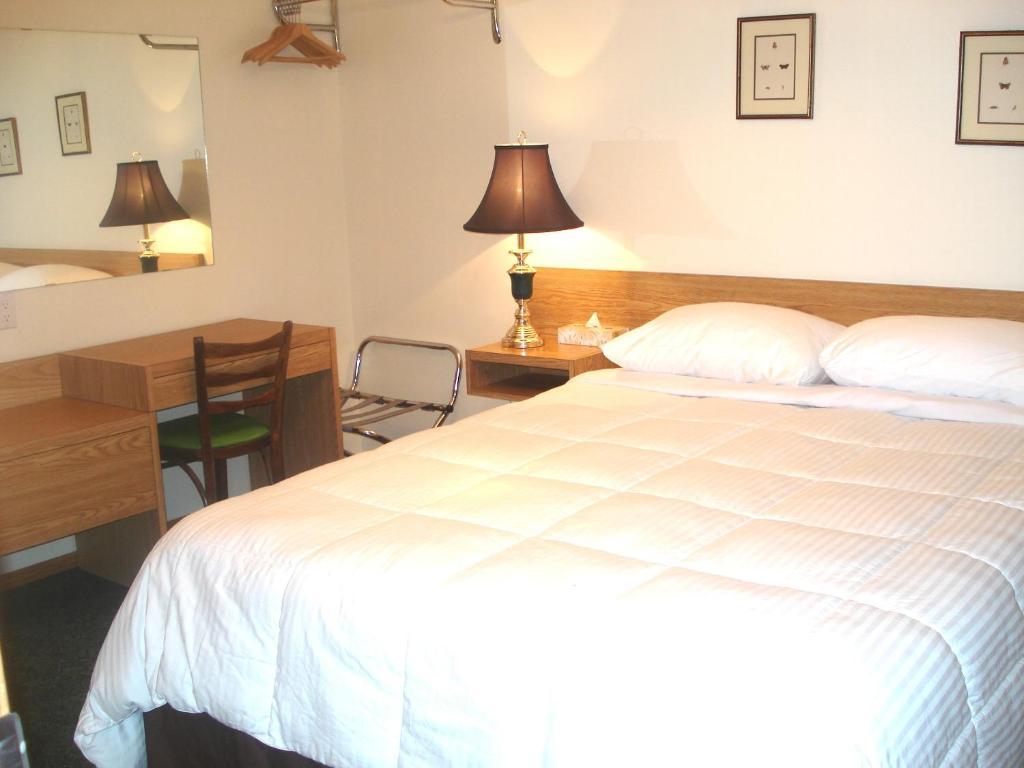 Motel Tyrol Radium Hot Springs Εξωτερικό φωτογραφία